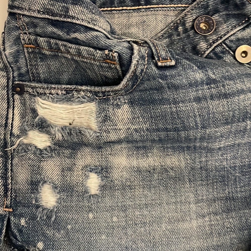 Woman’s Abercrombie & Fitch distressed denim shorts - Picture 3 of 7
